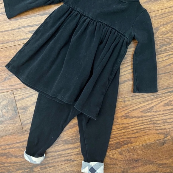 ❤️Burberry outfit size 12 month❤️ - Picture 2 of 5